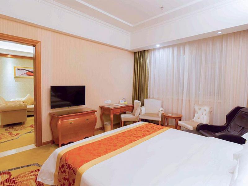 Vienna Hotel Chaoyang High-Speed Train Station Shantou Esterno foto